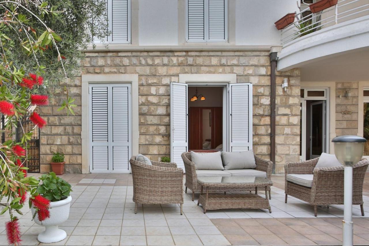 Royal Holiday Apartments Sveti Stefan Exteriör bild