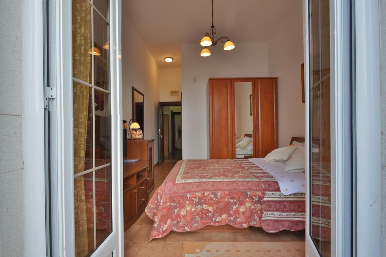 Royal Holiday Apartments Sveti Stefan Exteriör bild