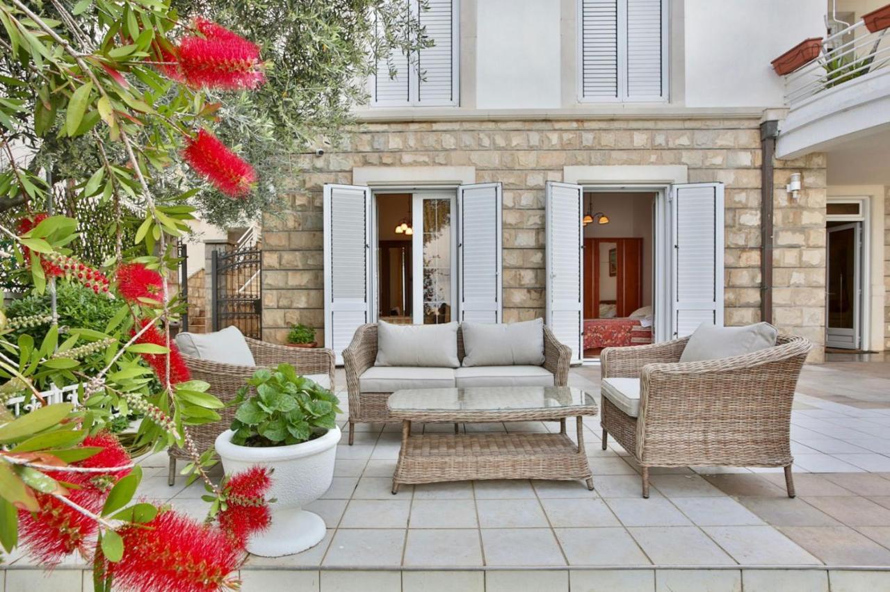 Royal Holiday Apartments Sveti Stefan Exteriör bild