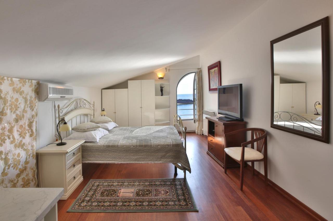 Royal Holiday Apartments Sveti Stefan Exteriör bild