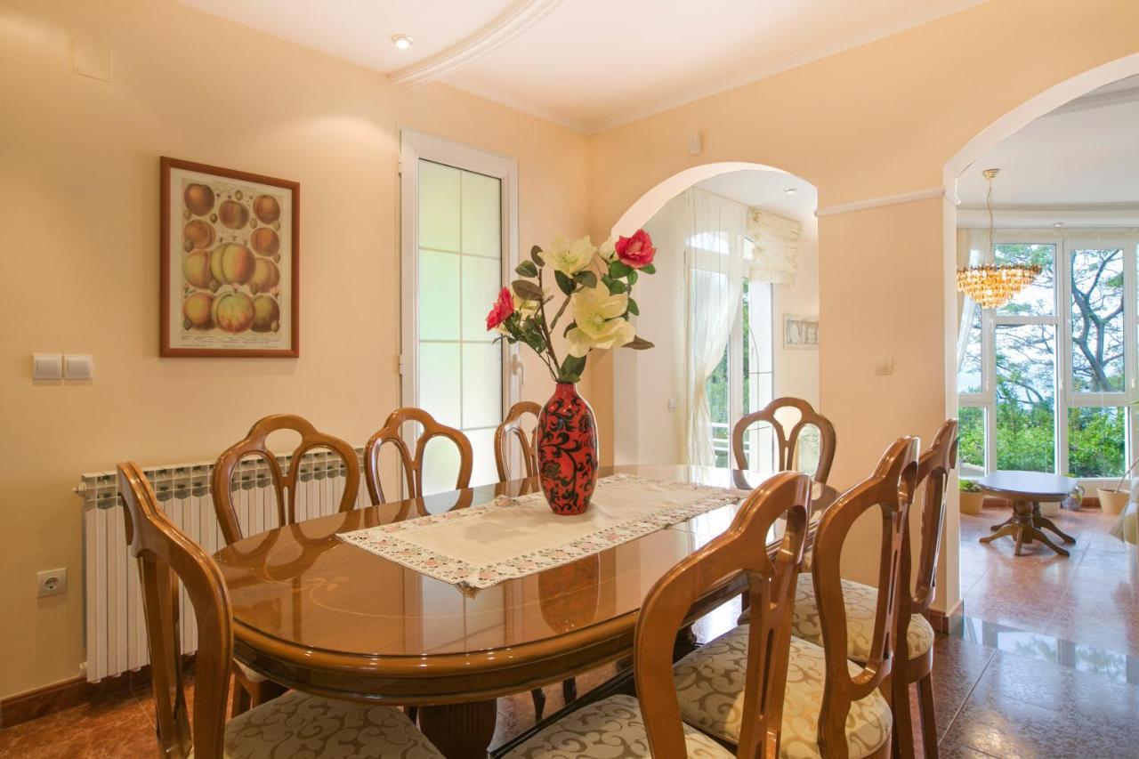 Royal Holiday Apartments Sveti Stefan Exteriör bild