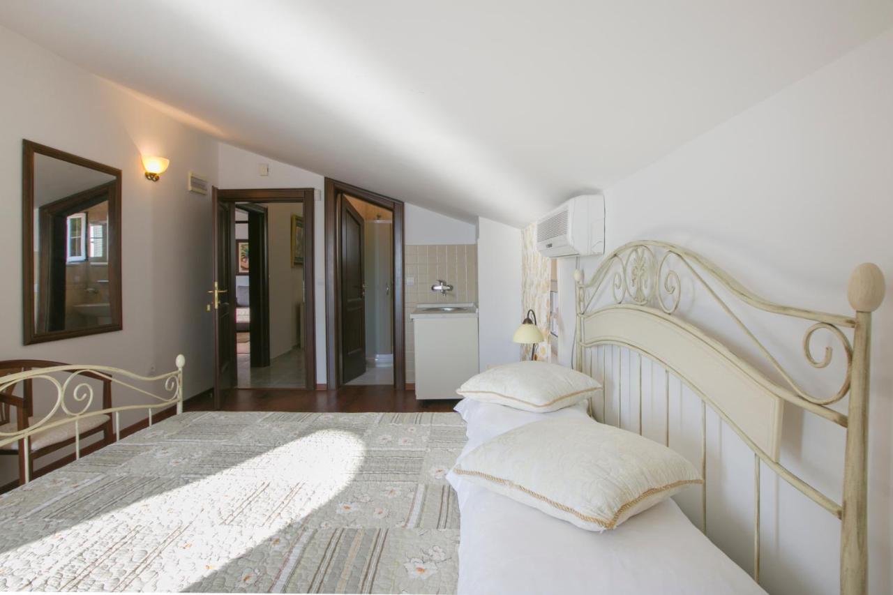 Royal Holiday Apartments Sveti Stefan Exteriör bild