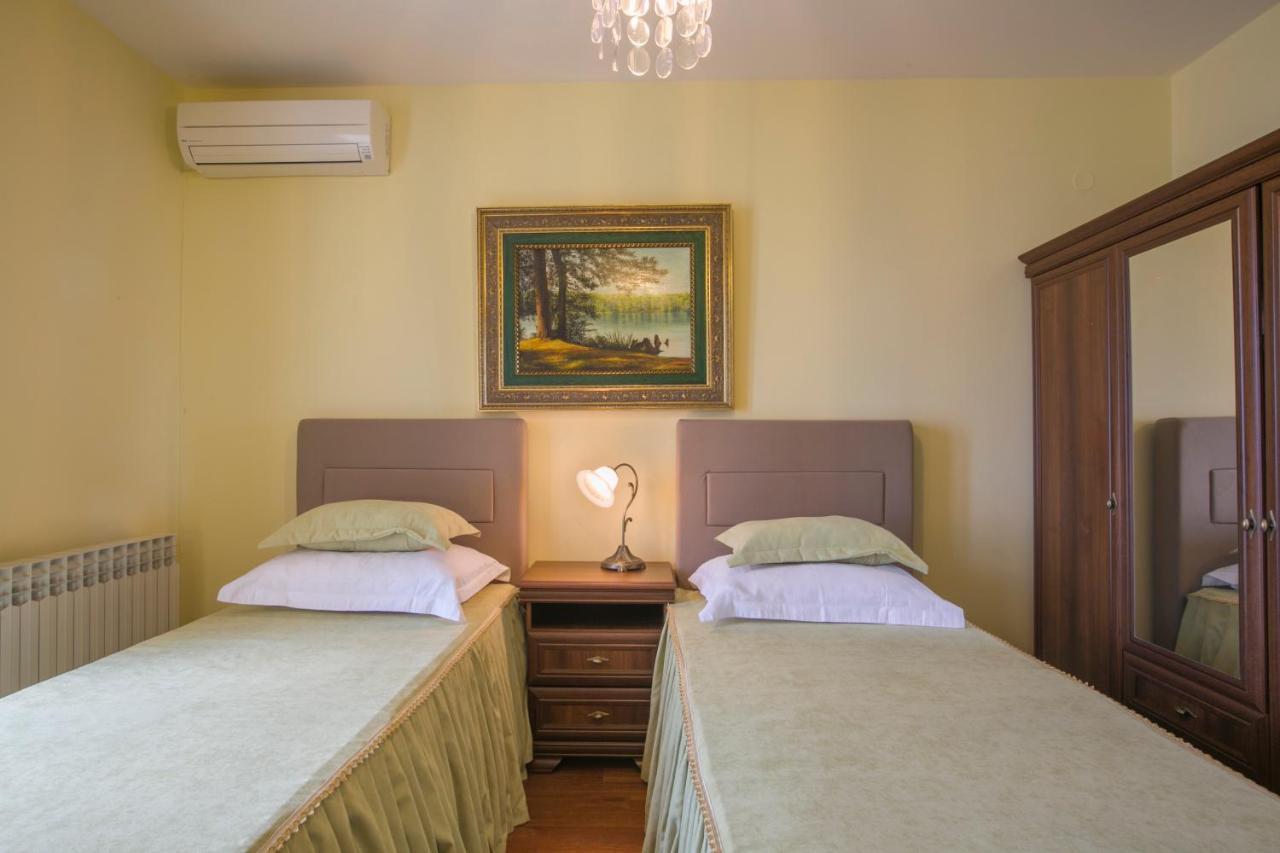 Royal Holiday Apartments Sveti Stefan Exteriör bild
