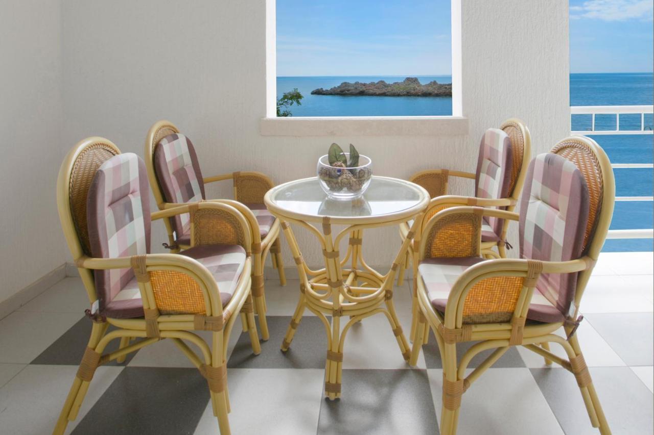 Royal Holiday Apartments Sveti Stefan Exteriör bild