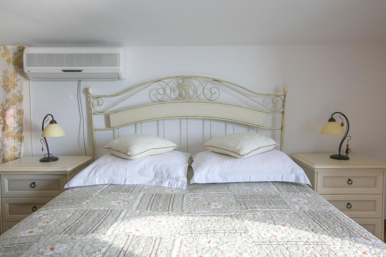 Royal Holiday Apartments Sveti Stefan Exteriör bild