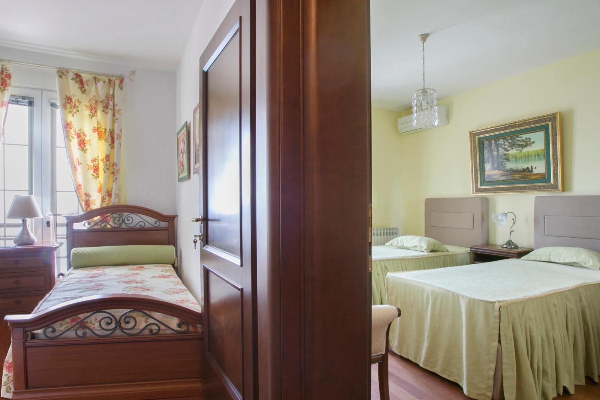 Royal Holiday Apartments Sveti Stefan Exteriör bild