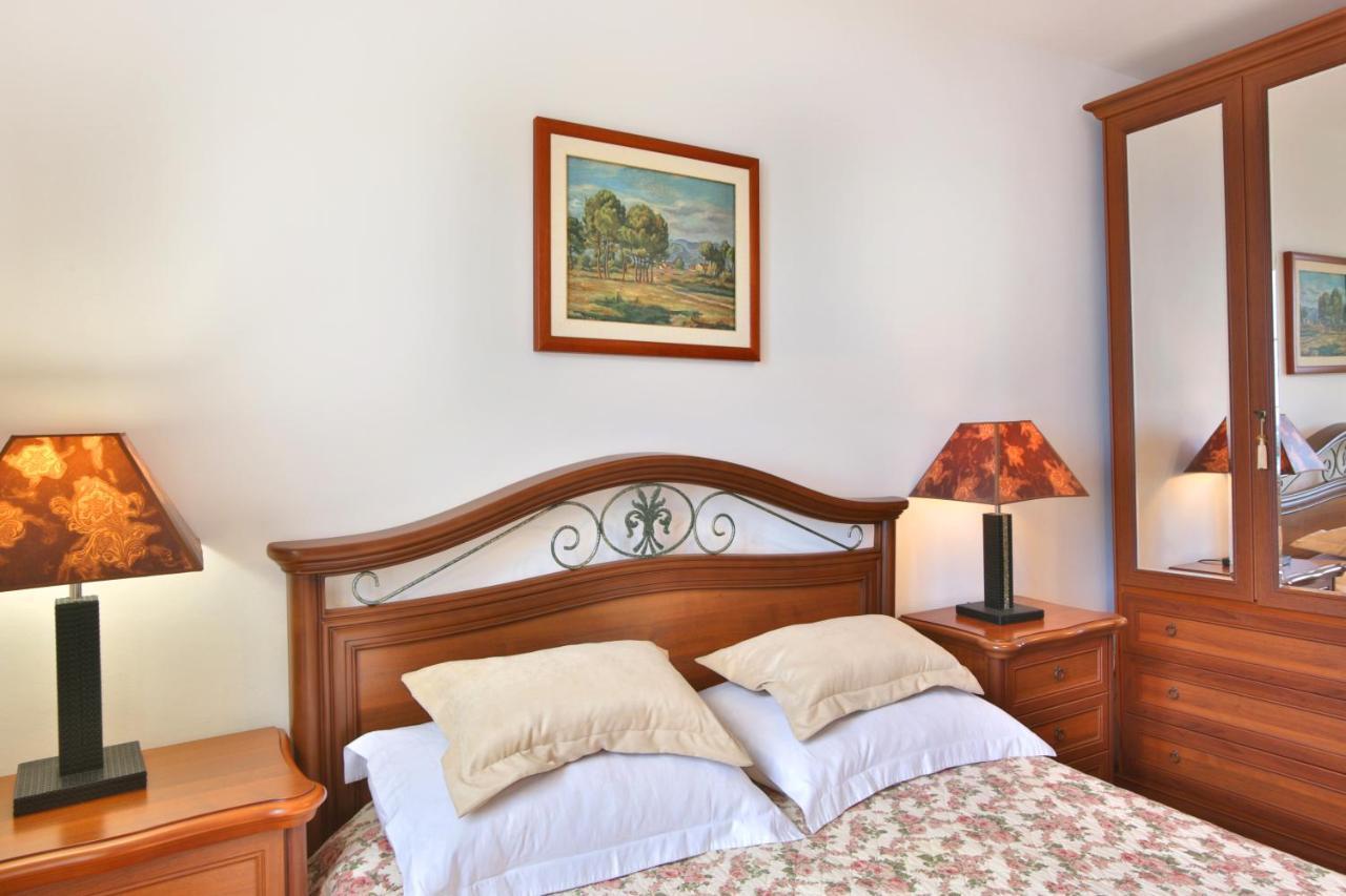 Royal Holiday Apartments Sveti Stefan Exteriör bild