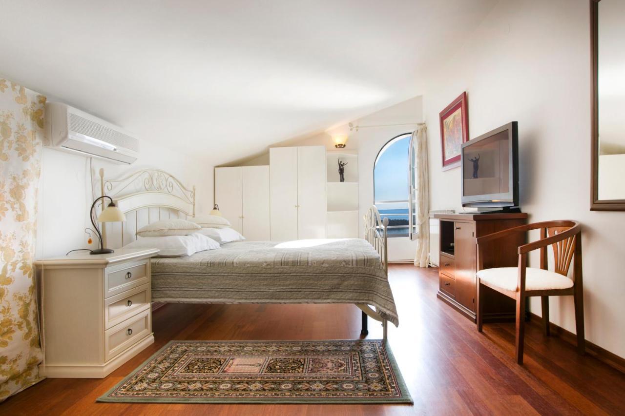 Royal Holiday Apartments Sveti Stefan Exteriör bild
