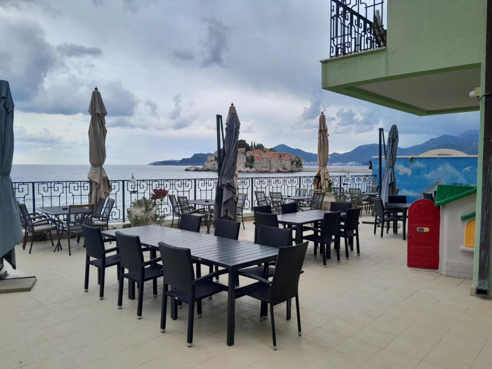 Royal Holiday Apartments Sveti Stefan Exteriör bild
