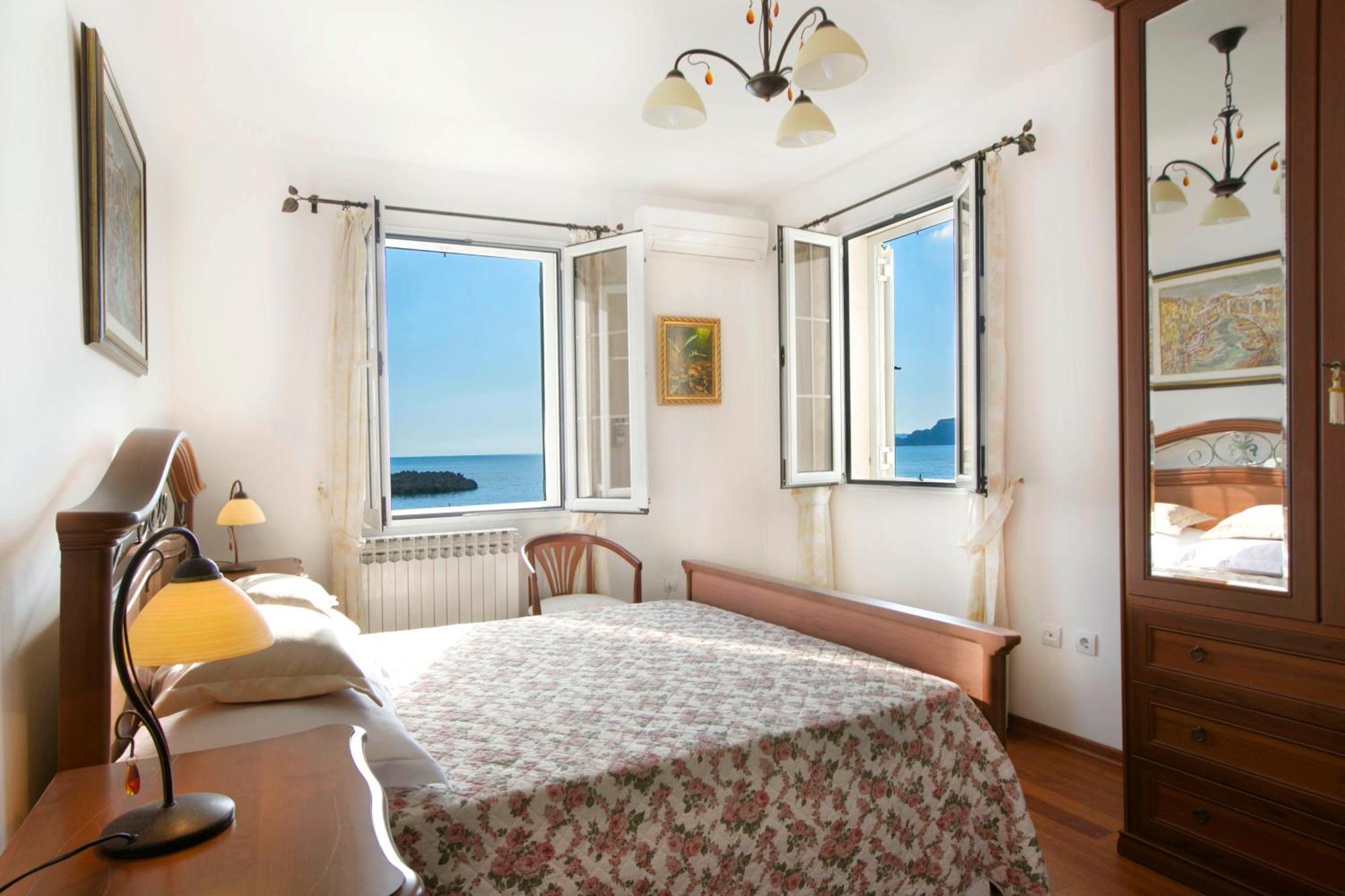 Royal Holiday Apartments Sveti Stefan Exteriör bild