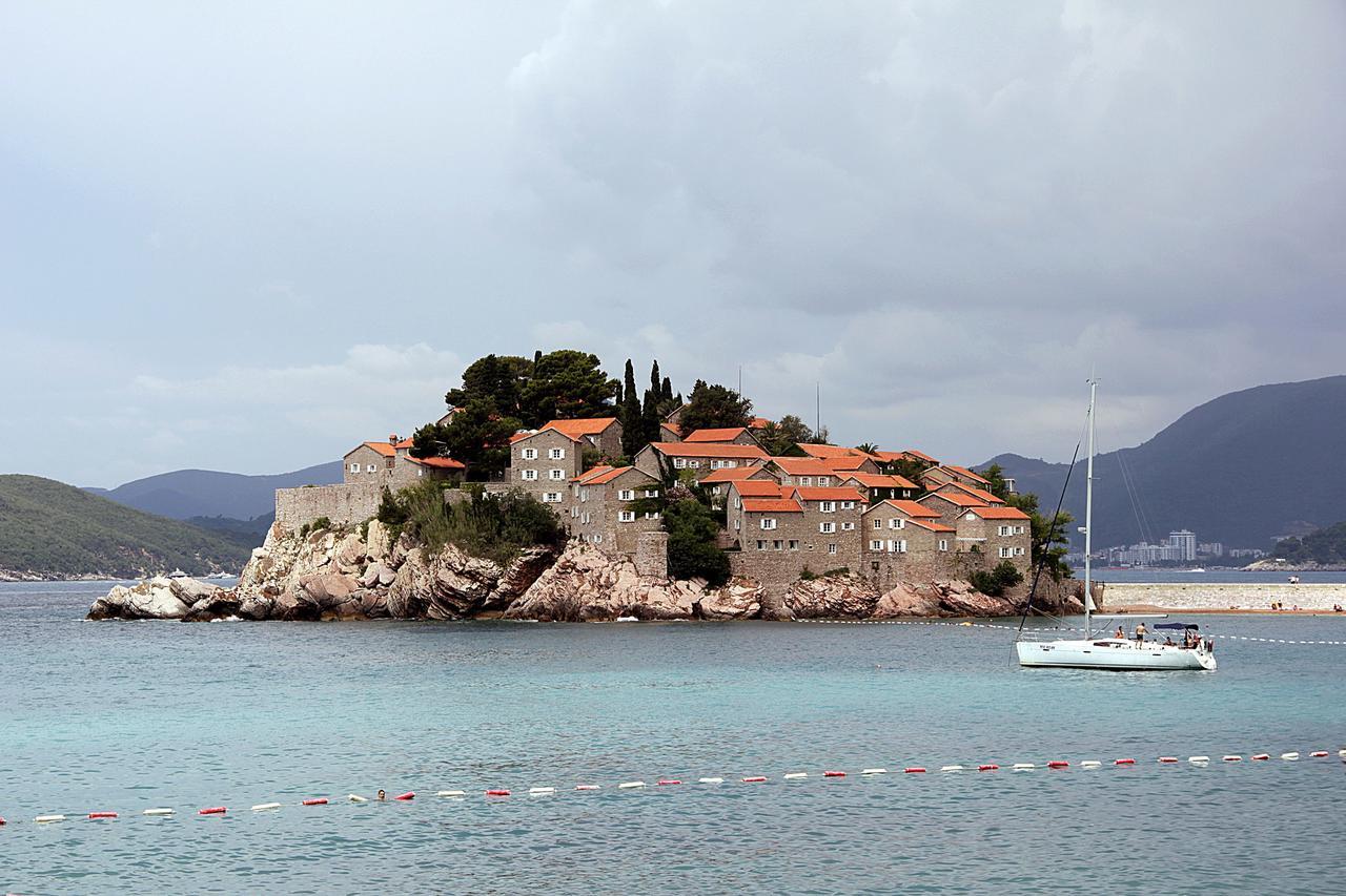 Royal Holiday Apartments Sveti Stefan Exteriör bild