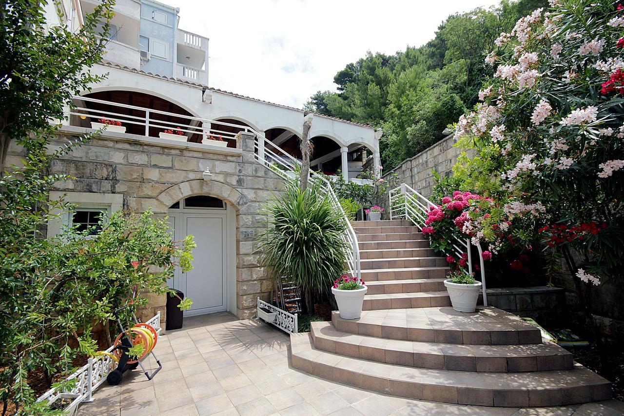 Royal Holiday Apartments Sveti Stefan Exteriör bild