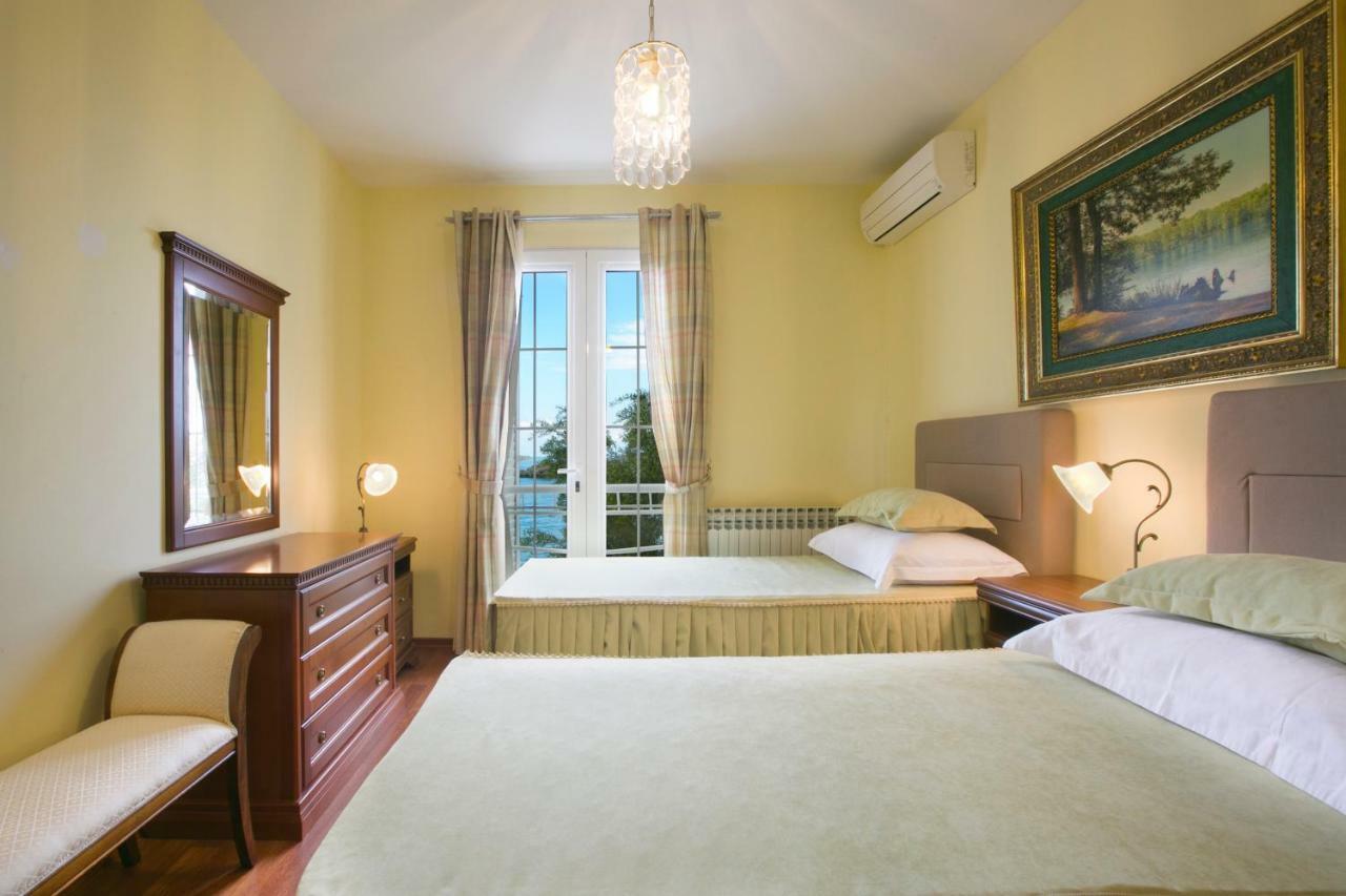Royal Holiday Apartments Sveti Stefan Exteriör bild