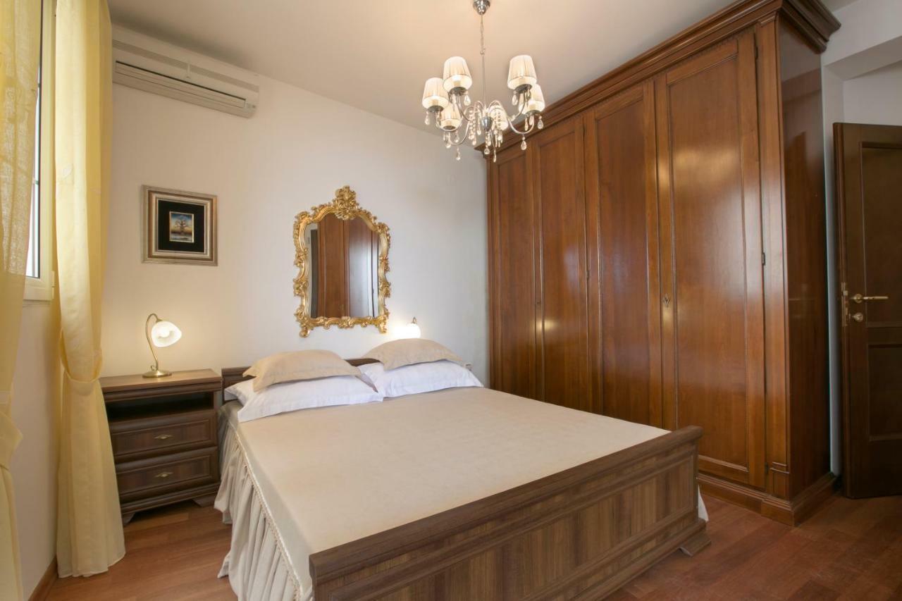Royal Holiday Apartments Sveti Stefan Exteriör bild