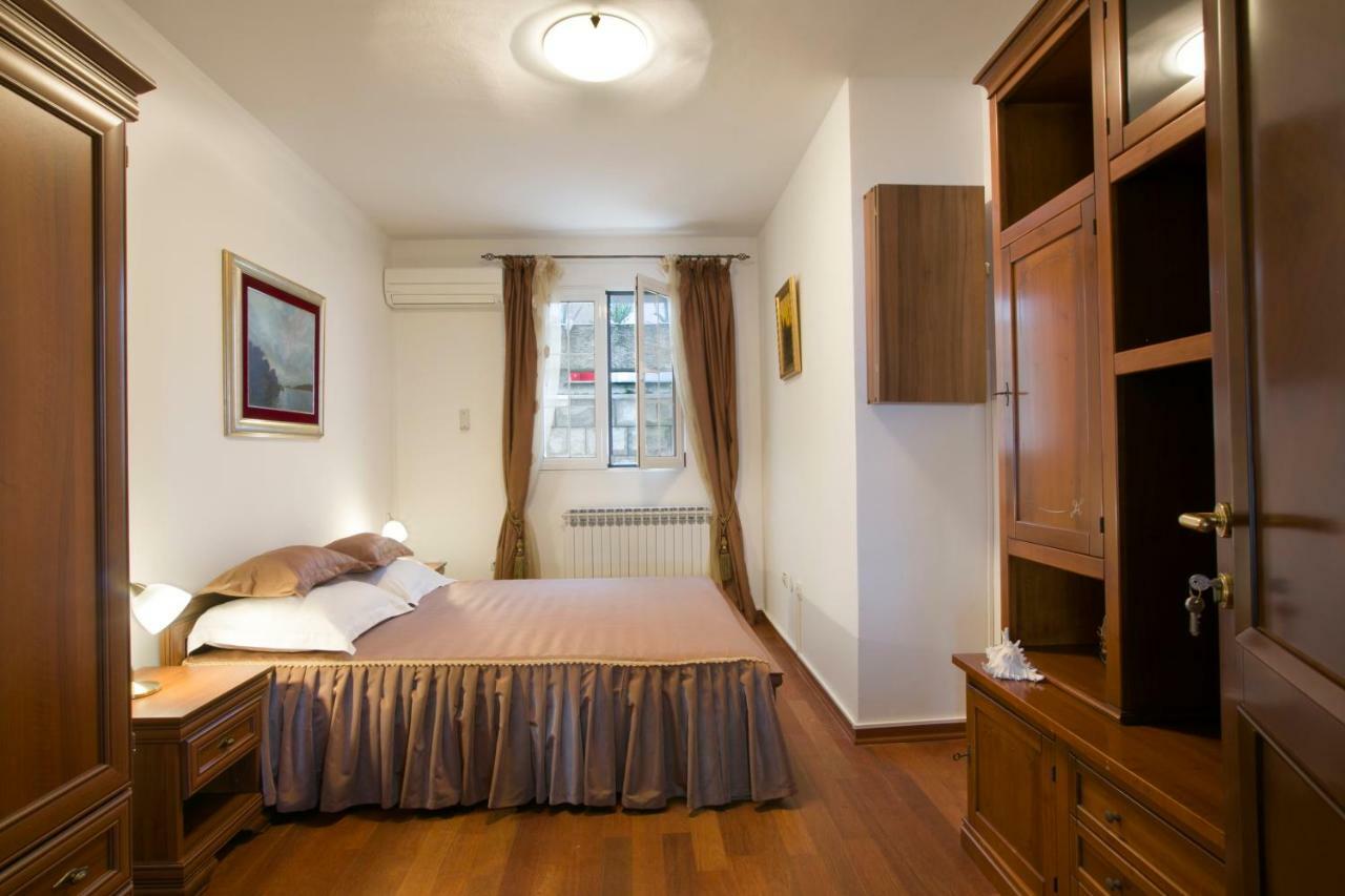Royal Holiday Apartments Sveti Stefan Exteriör bild
