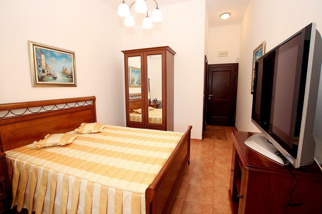 Royal Holiday Apartments Sveti Stefan Exteriör bild